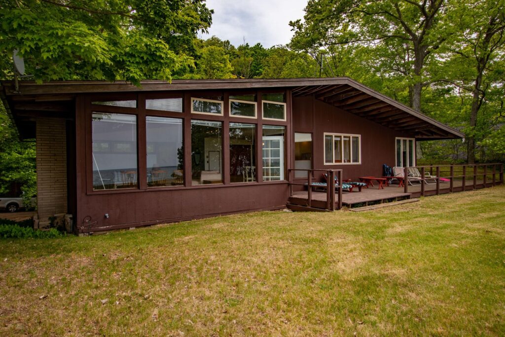 cabins in west michigan for sale